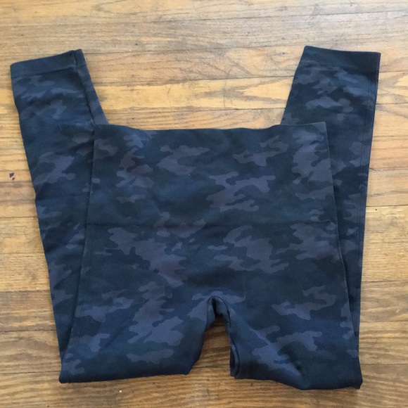 Spanx Seamless Camo Leggings 